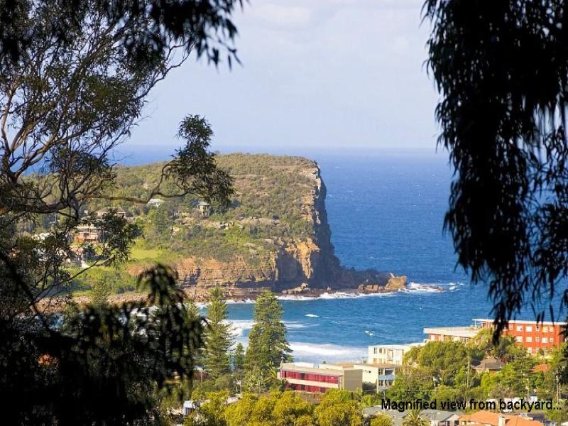 Spacious 4 bedroom home Picture 1