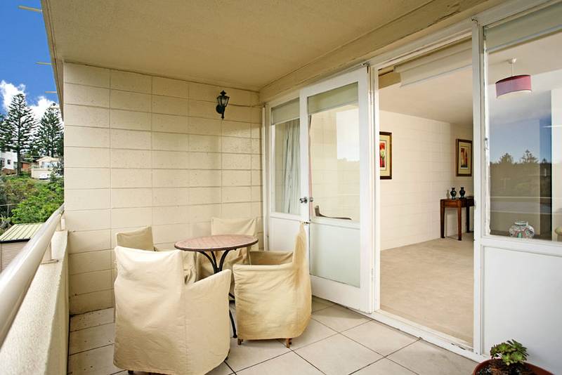 Beachfront Block.......Beach Living! Picture 3