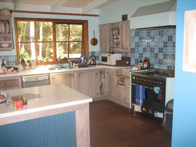 Country life by the beach! Picture 3