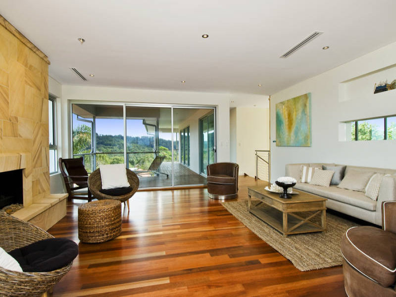 Magnificent Views & Stylish in Design! Picture 3