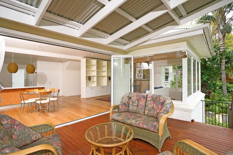 Stylish Home - Close to everything! Picture 2