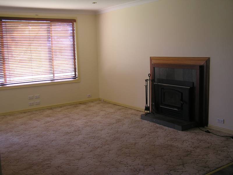 Family Home On Generous Land Picture 3