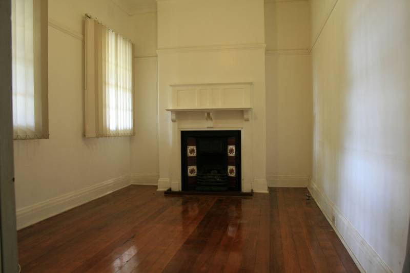 GOLDEN OPPORTUNITY IN CENTRAL Picture 3