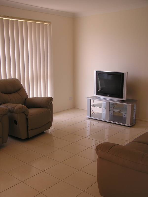 Partly Furnished House in Popular Estate Picture Partly Furnished House in Popular Estate Picture