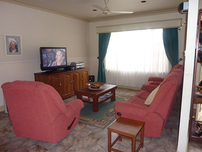 Faultless Presentation, Perfect Privacy Picture 3