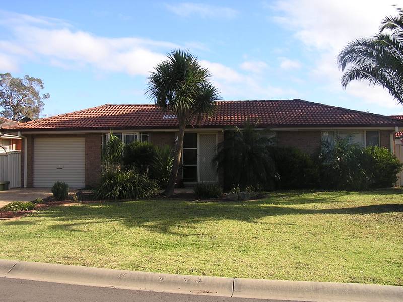 Neat As A Pin! Picture 1