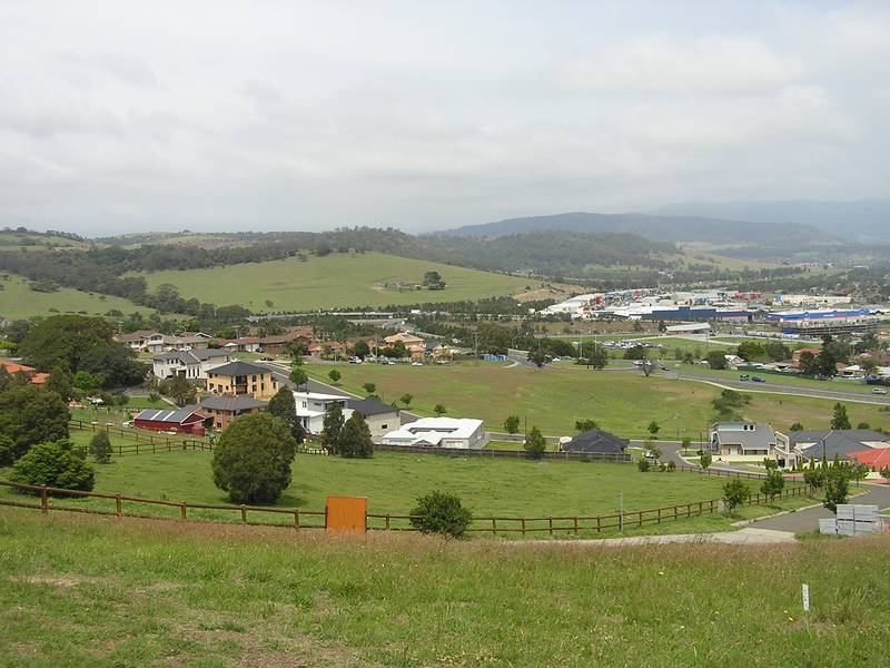 A Rare Vacant Block on Top of the World! Picture 3