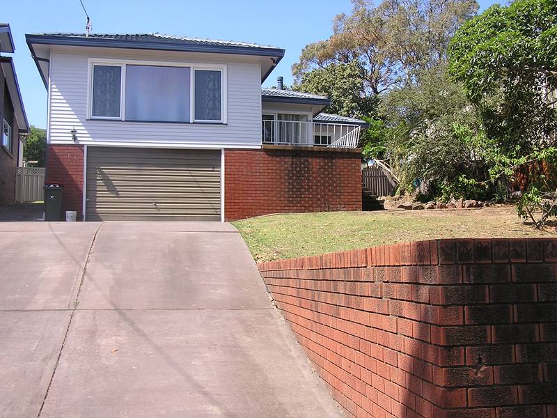 Space, views and a pool! Picture 1