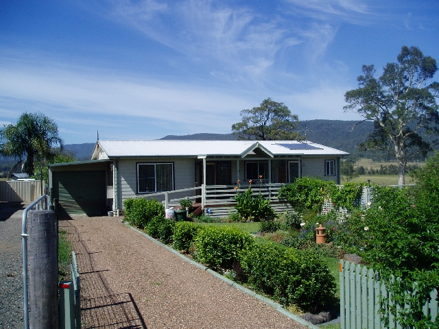 MOUNTAIN VIEWS Picture 1