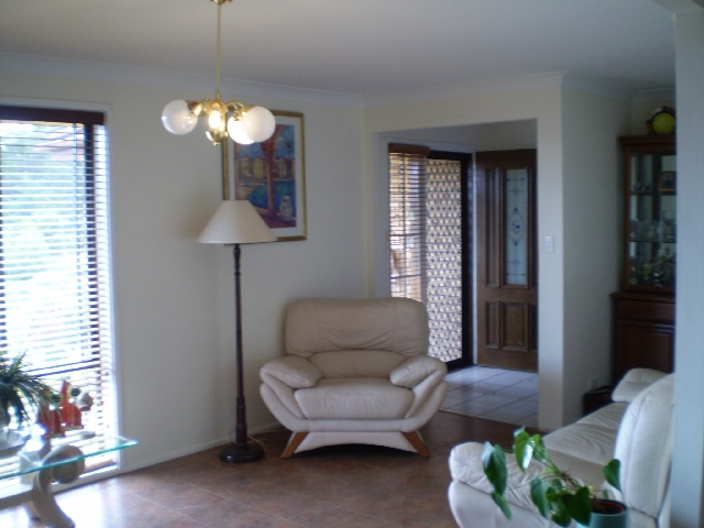 DRESS CIRCLE POSITION Picture 3