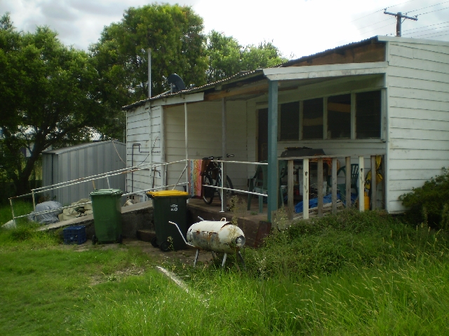 ALMOST VACANT BLOCK Picture 3