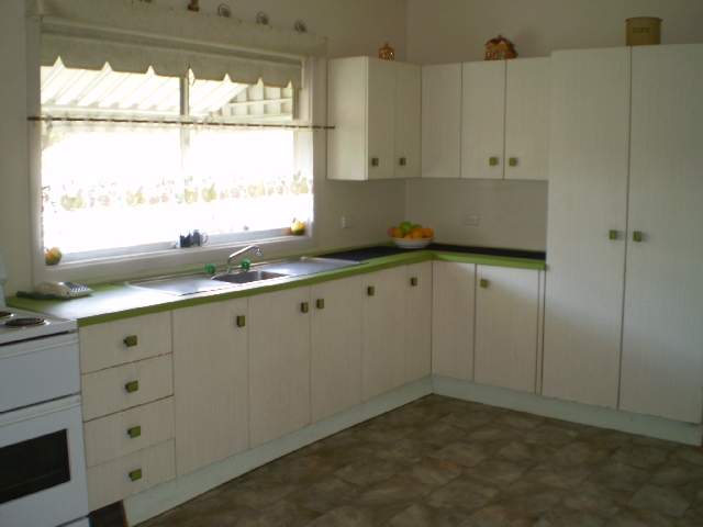 OLD WORLD CHARM ON A BIG BLOCK Picture 3