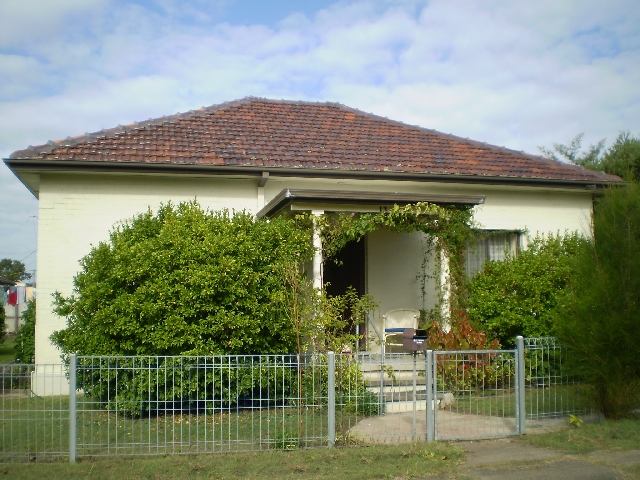 TIME TO SELL! Picture 2