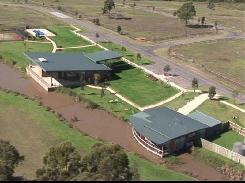 BENTWOOD ESTATE Picture 3