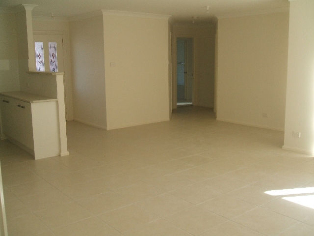 GOLF COURSE VILLA Picture 2