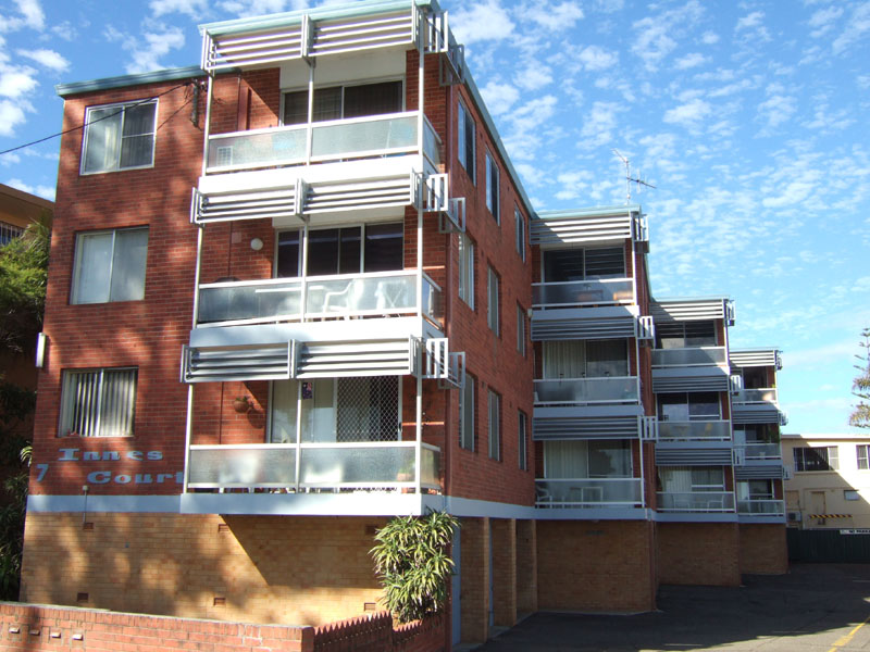 On the waterfront - a million dollar view! Picture 2