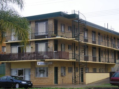 CLOSE TO EVERYTHING Picture