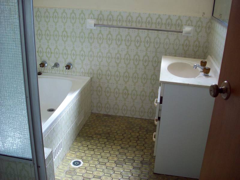 A Real Charmer Picture 2