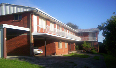 CLOSE TO TOWN Picture 1