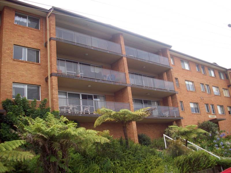 Cosy unit with great views! Picture 1