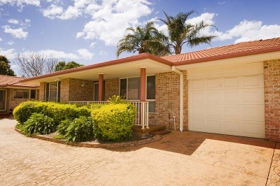 Maintenance Free Living in Central Location Picture Maintenance Free Living in Central Location Picture