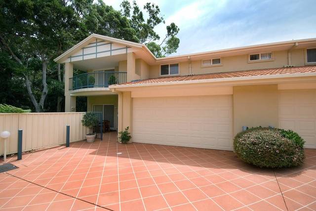 Townhouse with room to move! Picture 1