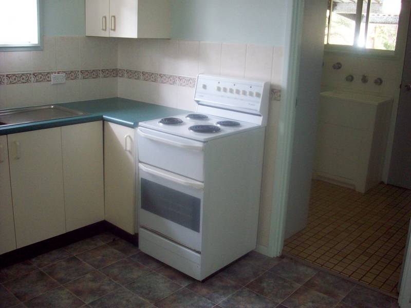 QUIET CUL DE SAC - Douglas Street Picture 3