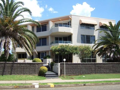 3 Bed furnished unit, Ocean Views Picture