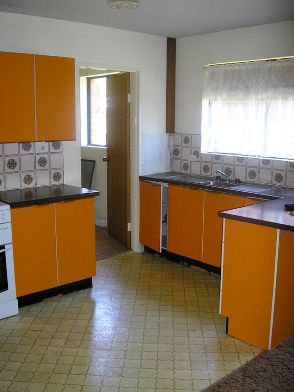 Close to Beach, Shops & Restaurants. Picture 2