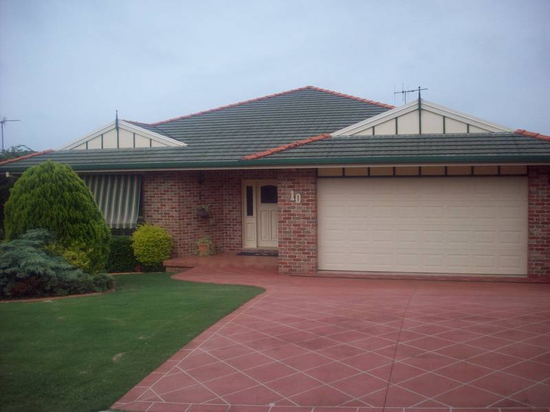 Family home with style and all the comforts. Picture 1