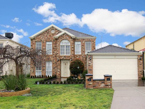 IDEAL FAMILY HOME! Picture 1