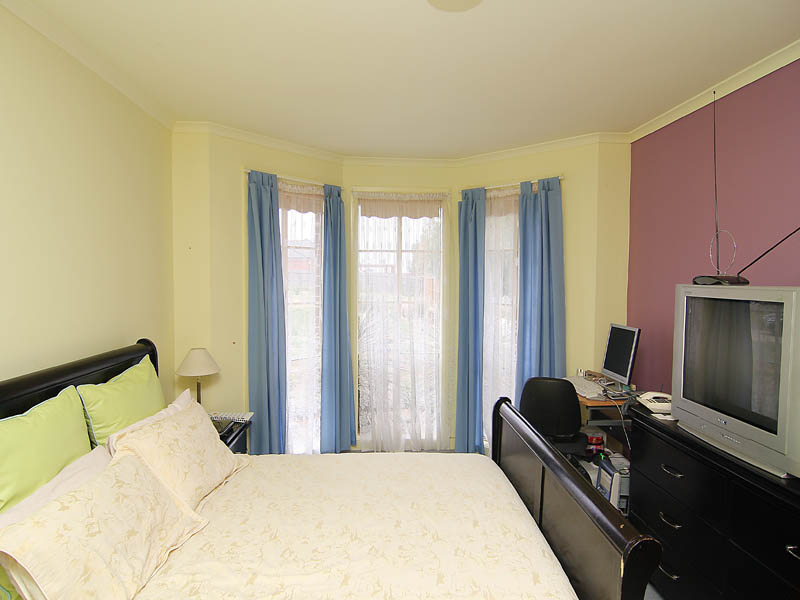 10 LaTrobe Tcc Picture 3