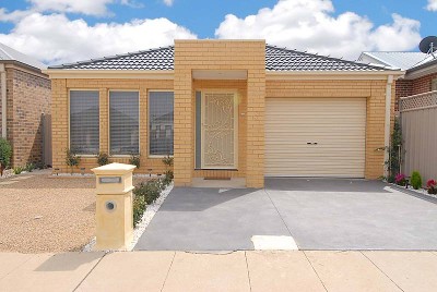 OUTSTANDING FIRST HOME! Picture