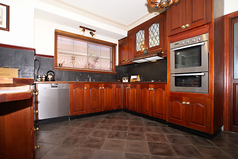 Beautifully Renovated! Picture 2