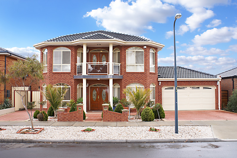 Elegance, Grace and Superb Family Space! Picture 1