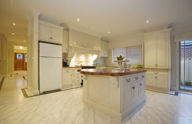 Gracious Period Elegance! Picture 3