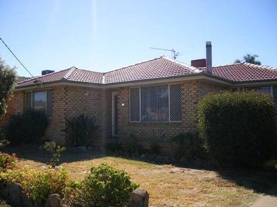 3 BEDROOM IN SOUTH Picture