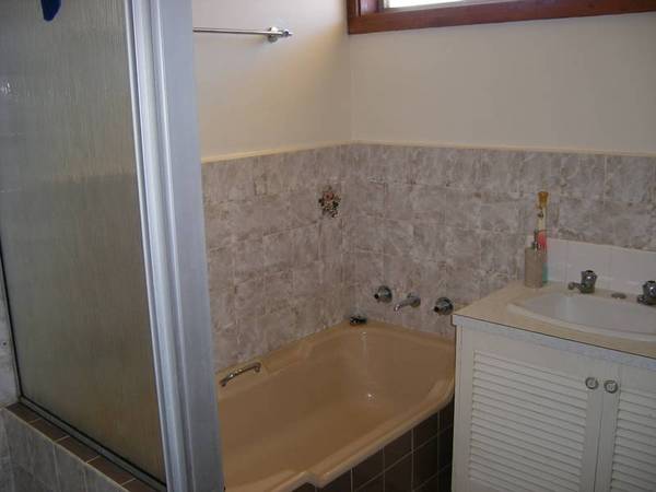 3 BEDROOM IN SOUTH Picture 3