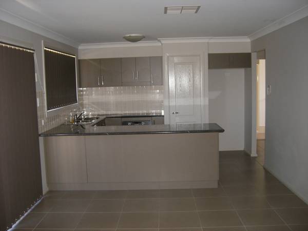 4BEDROOMS - RURAL VIEWS Picture 3