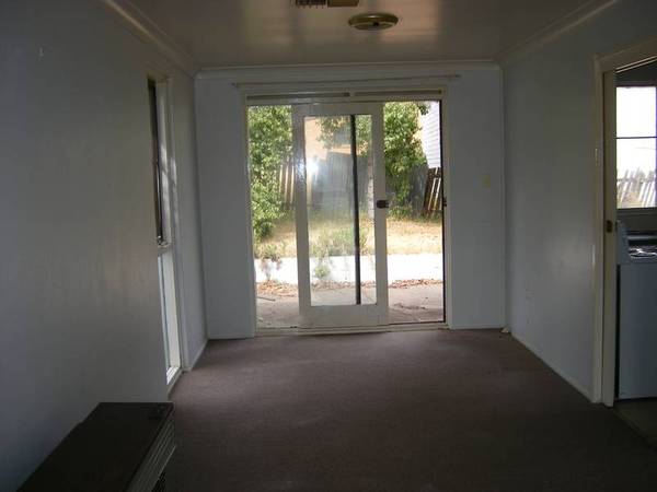 3BEDROOMS WITH BUITS INS IN ALL- WERRIS CK Picture 3