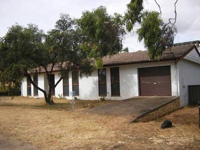 3BEDROOMS WITH BUITS INS IN ALL- WERRIS CK Picture