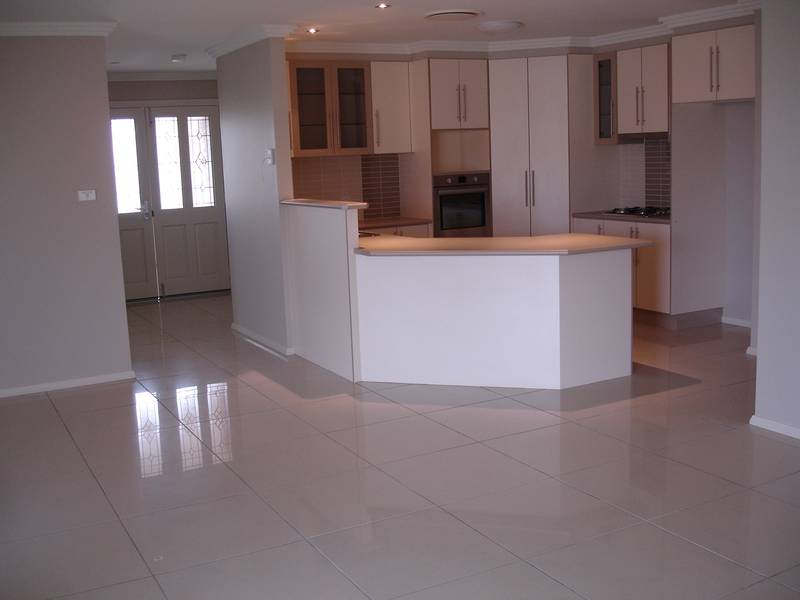 BRAND NEW HOME - INVEST NOW AND COLLECT THE RENT - MOVE IN LATER Picture 2