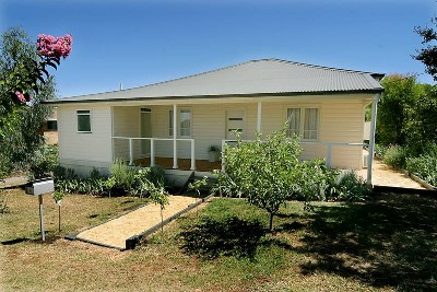 ENTERTAINERS DREAM 3BRM IN EAST Picture