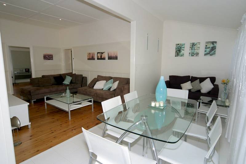 ENTERTAINERS DREAM 3BRM IN EAST Picture 2