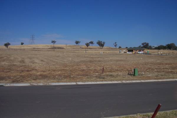 Choose your new home site at Calala Park Estate Picture 3