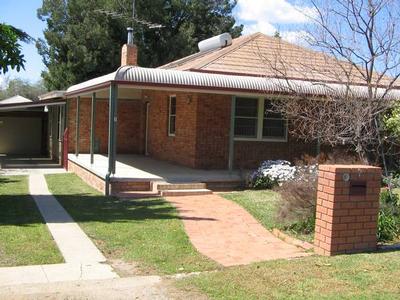 Very presentable 3 bedroom home in South!! Picture Very presentable 3 bedroom home in South!! Picture