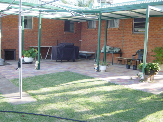 3BEDROOM HOME - PLENTLY OF FEATURES Picture 3