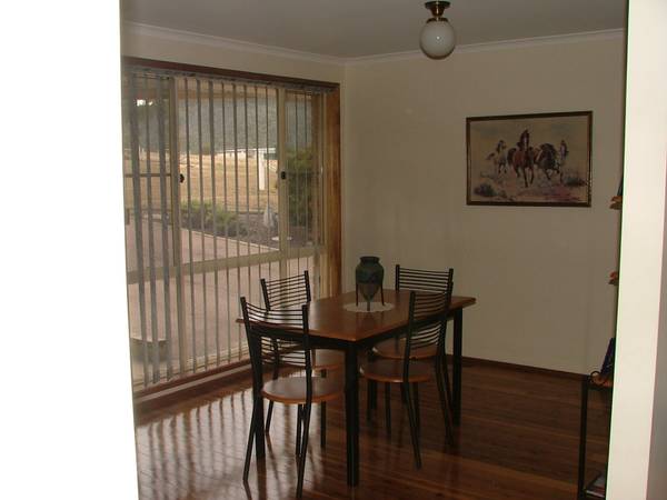 MOONBI HEIGHTS WITH VIEWS TO SURROUNDING HILLS Picture 3