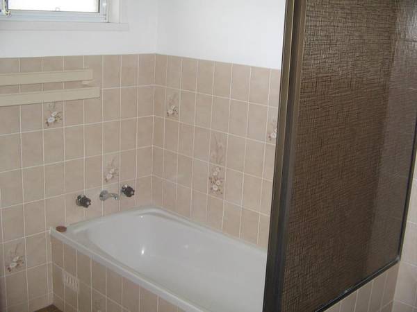 4 bed with Ensuite and views over back!! Picture 3