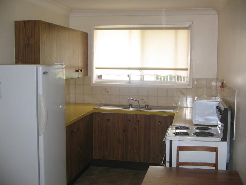 TWO BEDROOM UNIT IN EAST Picture 2